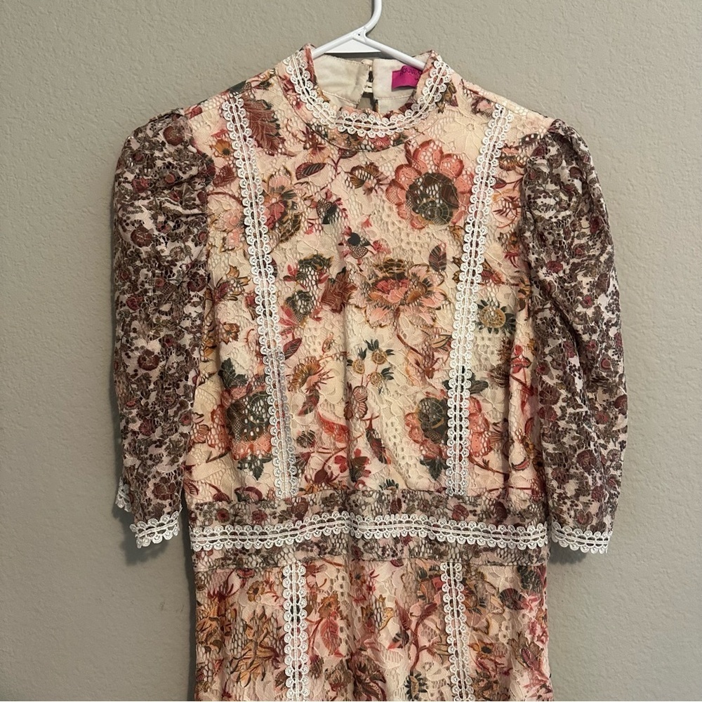 House of Chic Floral Lace-Up Back Dress Size Small - Picture 4 of 14